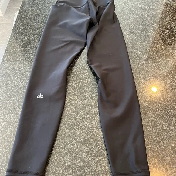 Alo High-Rise Black Leggings Size XS/0 ankle length - Picture 2 of 4